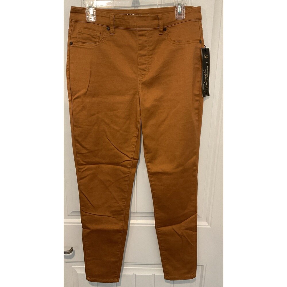 NWT DG2 Diane Gilman Women’s Stretch Skinny Pull On Jeggings Camel Medium